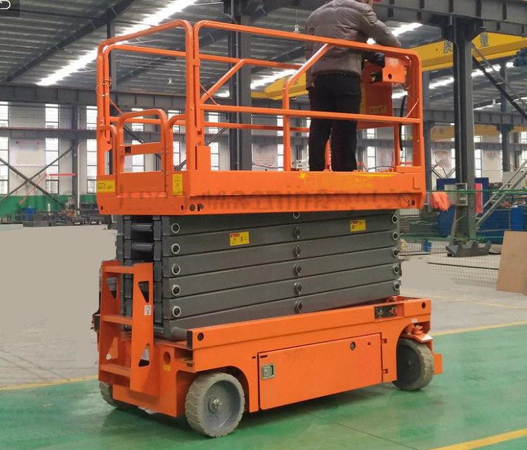 Upright Powered Hydraulic Man Lift Equipment With Emergency Stop Button