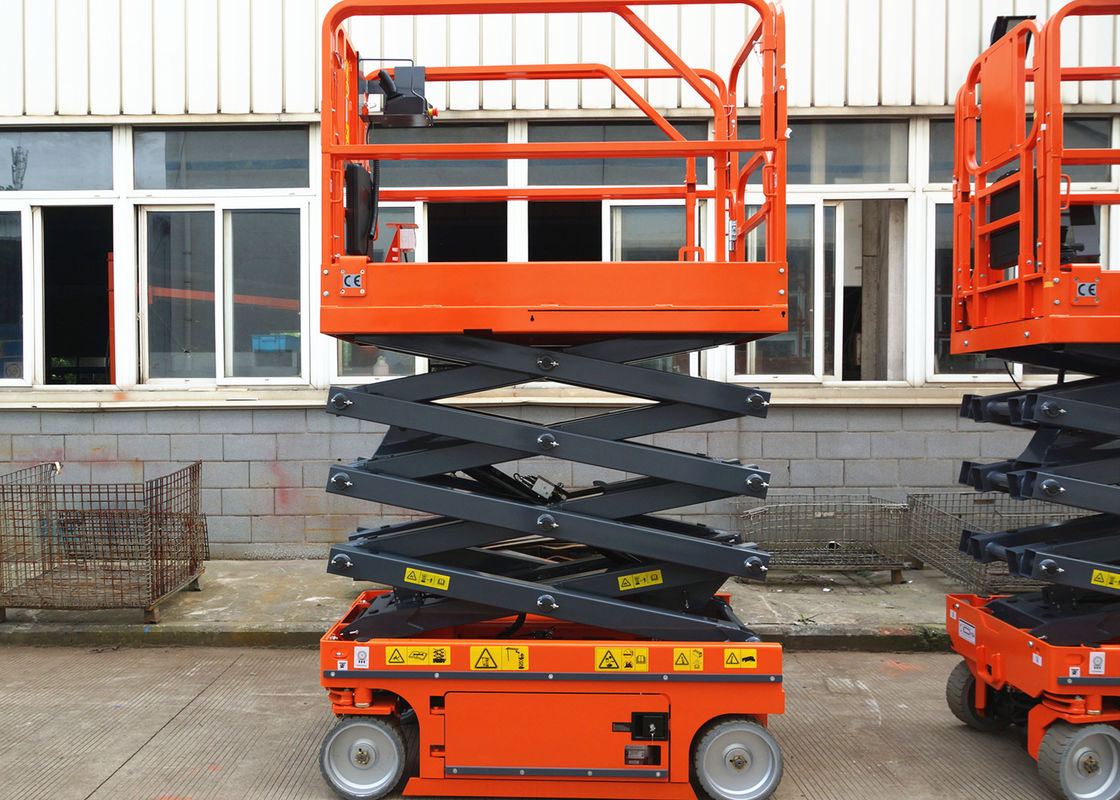 Scissor Lift 5.8m Elevated Work Platform Occupy Tight Space For Aerial Work