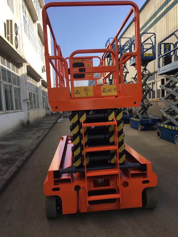 Self Propelled Hydraulic Scissor Lift 13.7m Hydraulic Drive For Aerial Working